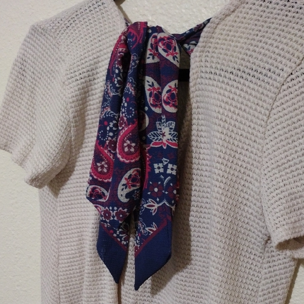 Alya Cream Knot Front Short Sleeve With Ribbon Tie In The Back - Picture 6 of 10